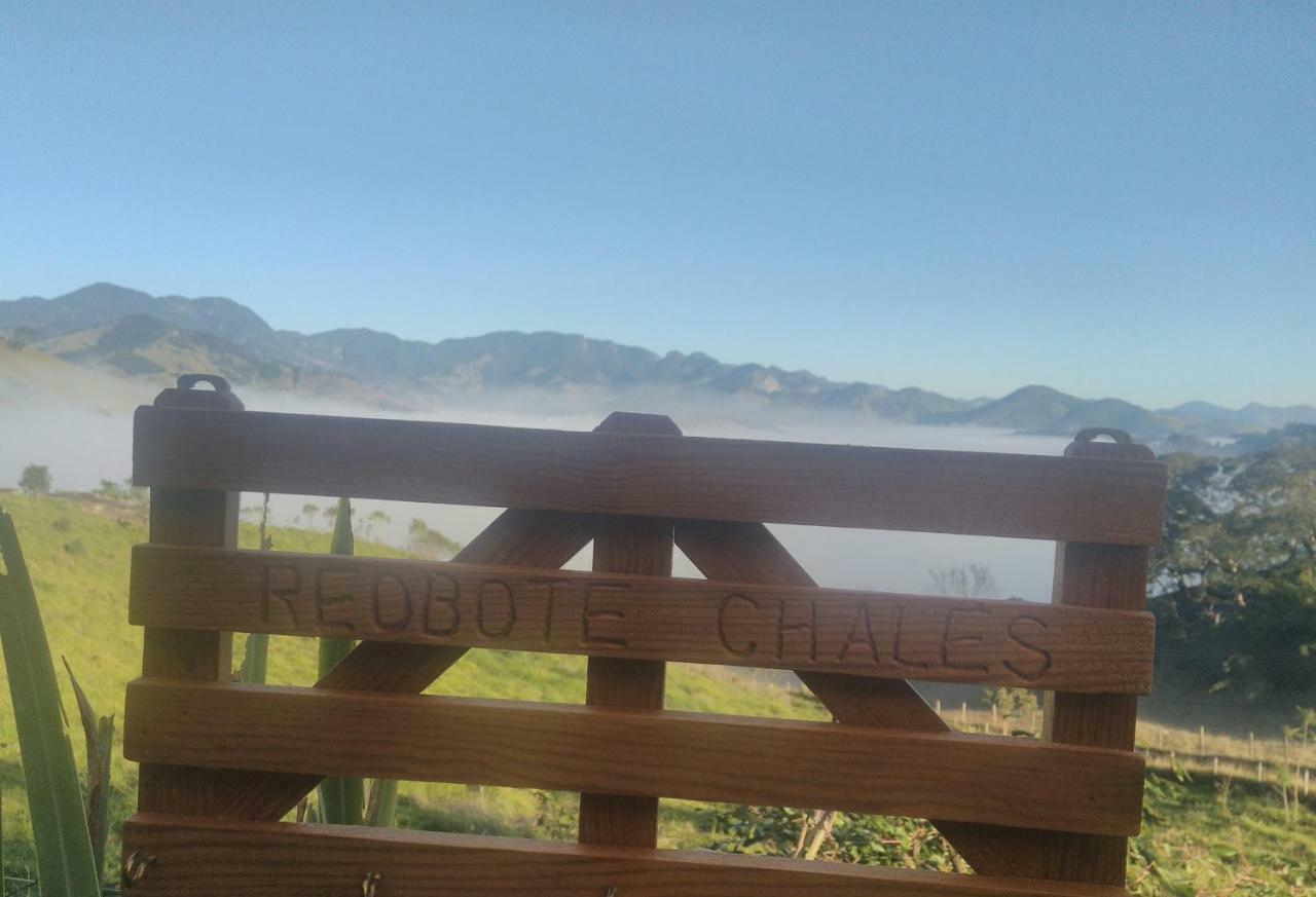 Reobote Chales São Bento do Sapucaí Buitenkant foto
